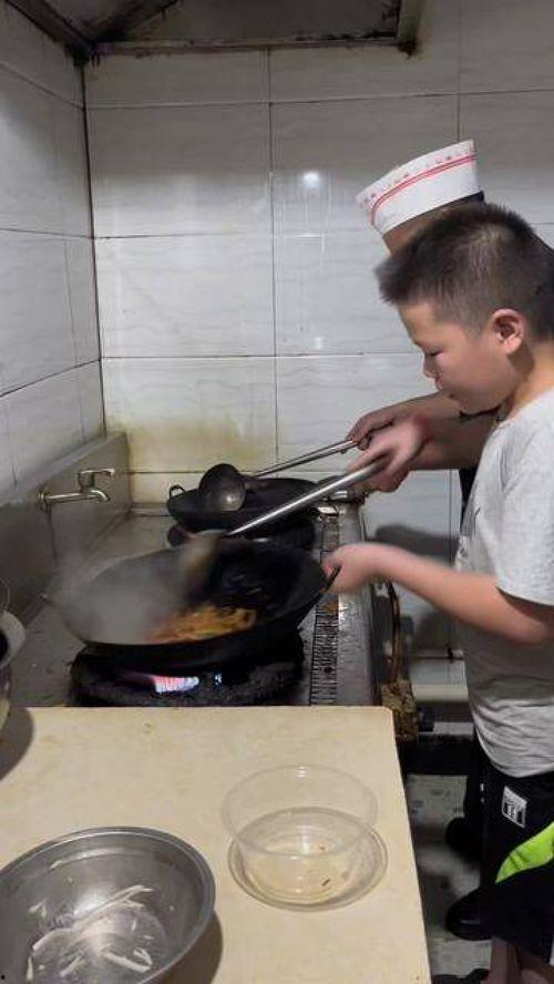 吃快餐的网红小孩,揭秘新一代“快餐族”的成长轨迹