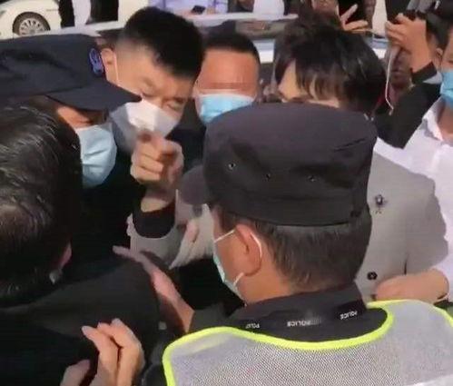 网红庆小杨保安,从网红到守护者的蜕变之路